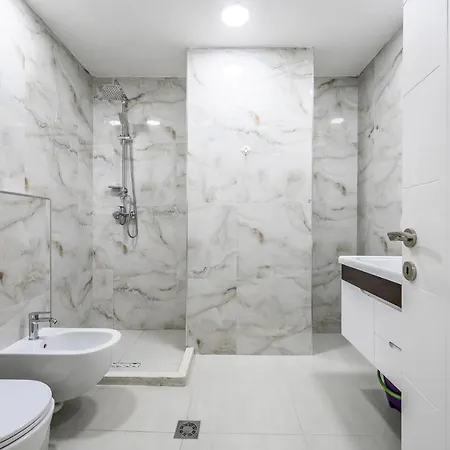Miku Apartment-city Walk 1bd Stylish דירה טיראנה